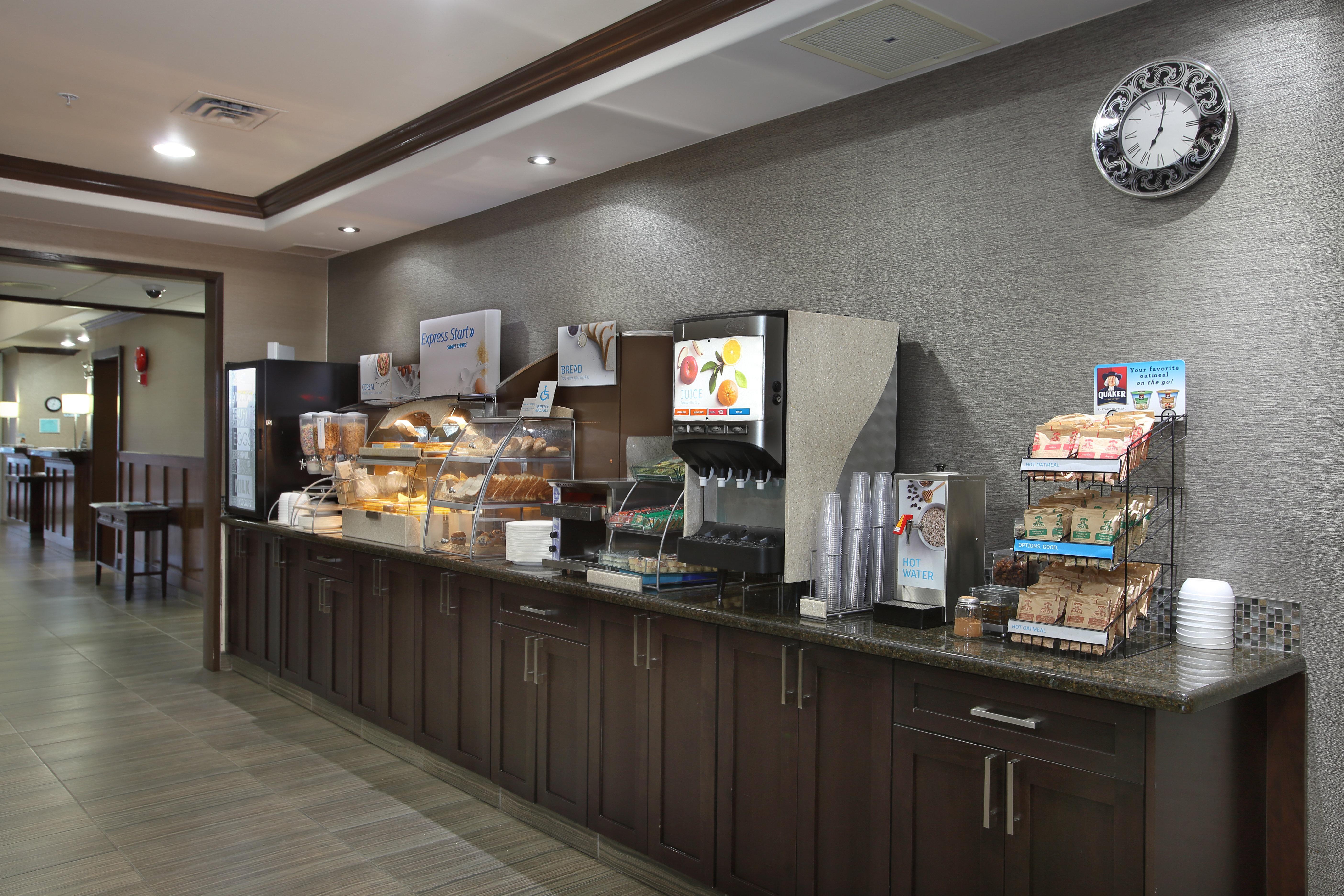 Holiday Inn Express Hotel & Suites Vernon By Ihg Exterior photo