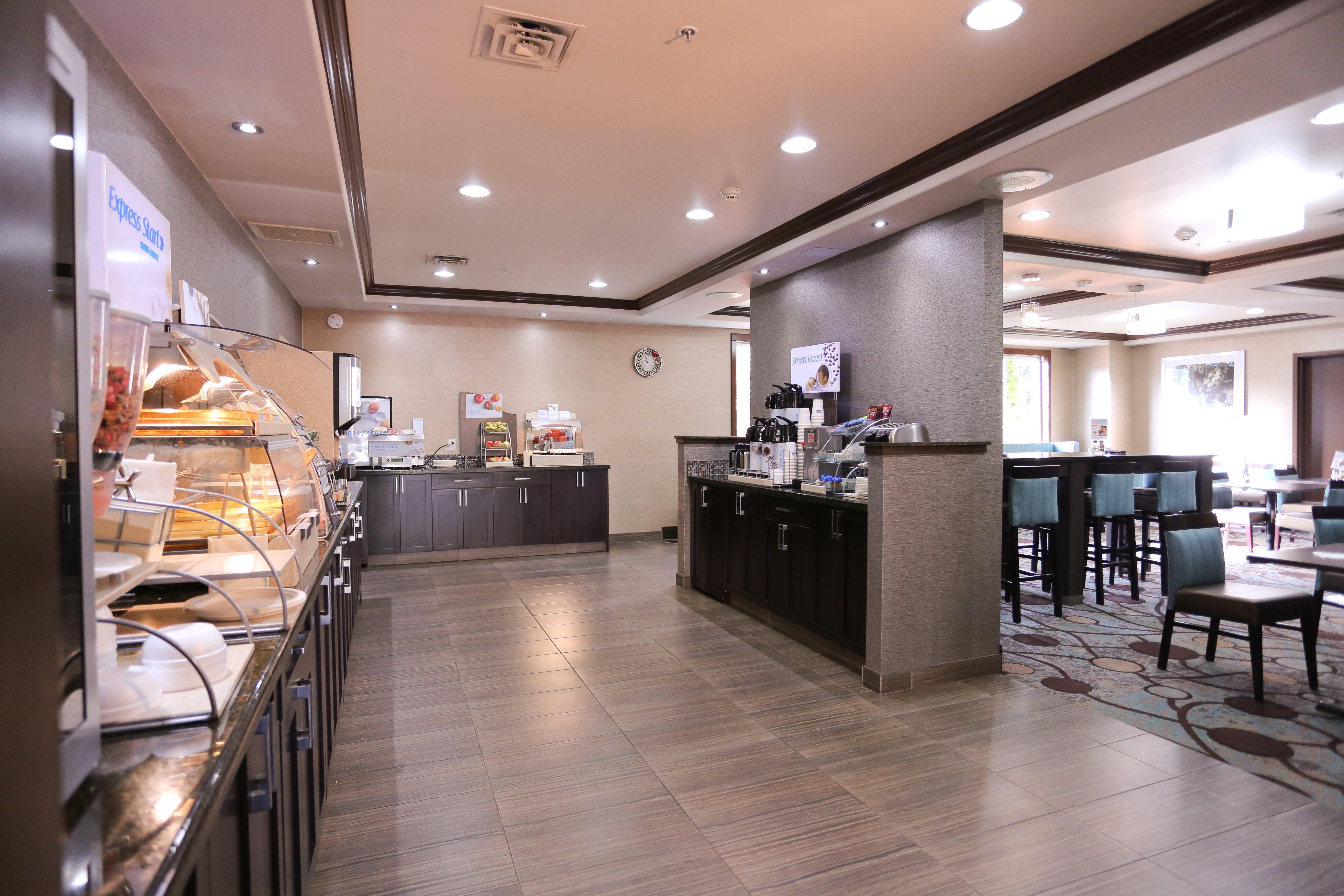 Holiday Inn Express Hotel & Suites Vernon By Ihg Exterior photo