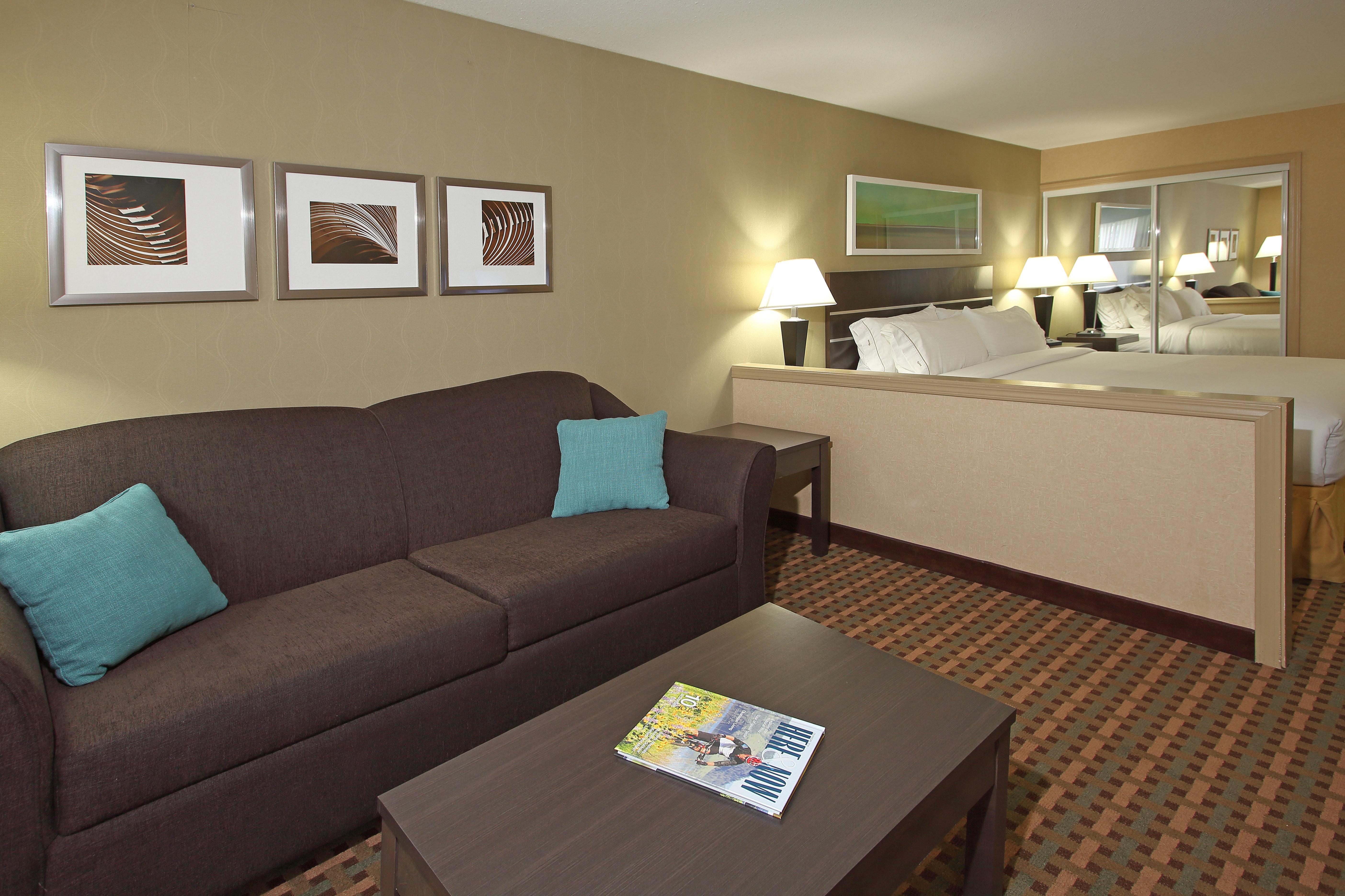 Holiday Inn Express Hotel & Suites Vernon By Ihg Exterior photo