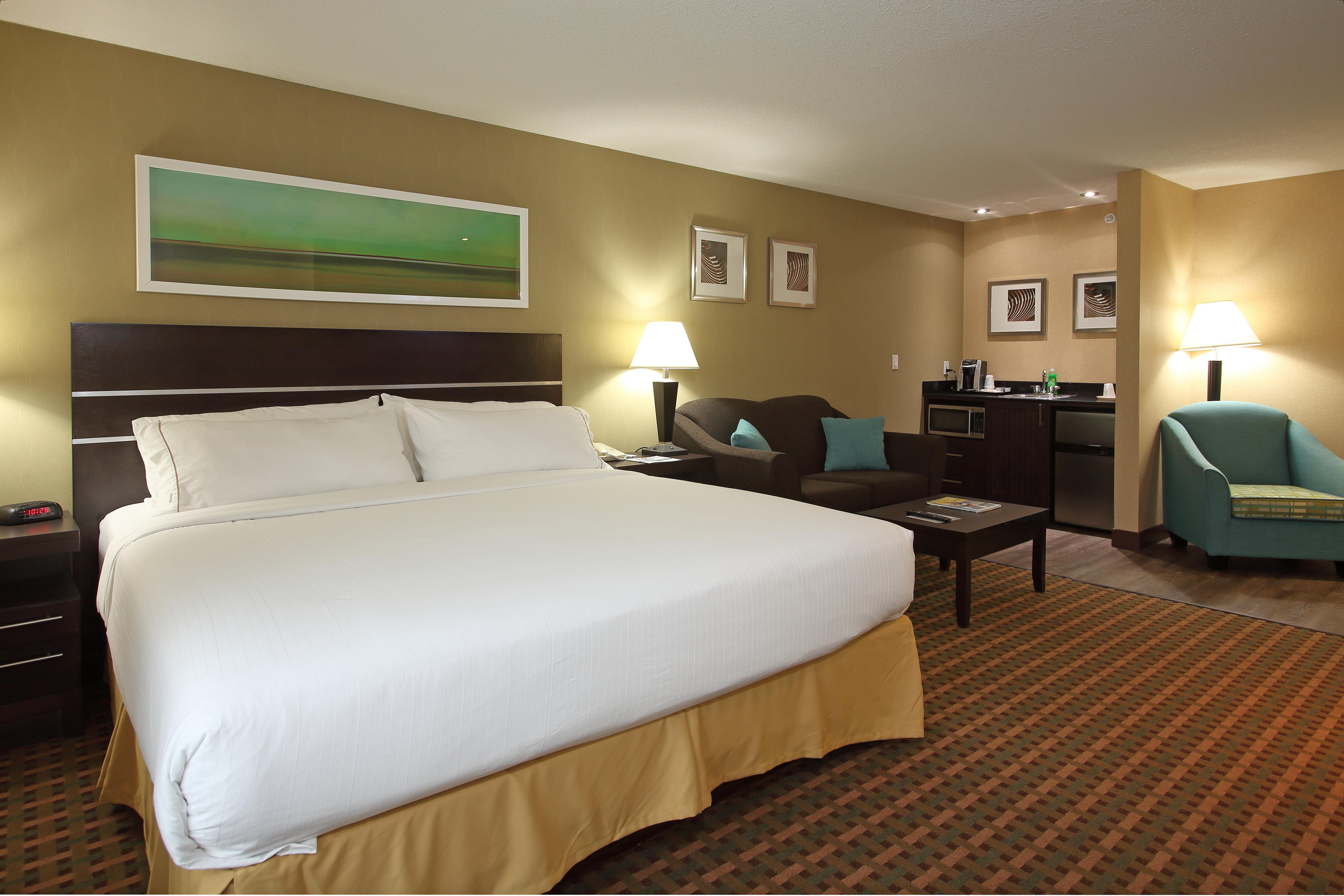 Holiday Inn Express Hotel & Suites Vernon By Ihg Exterior photo