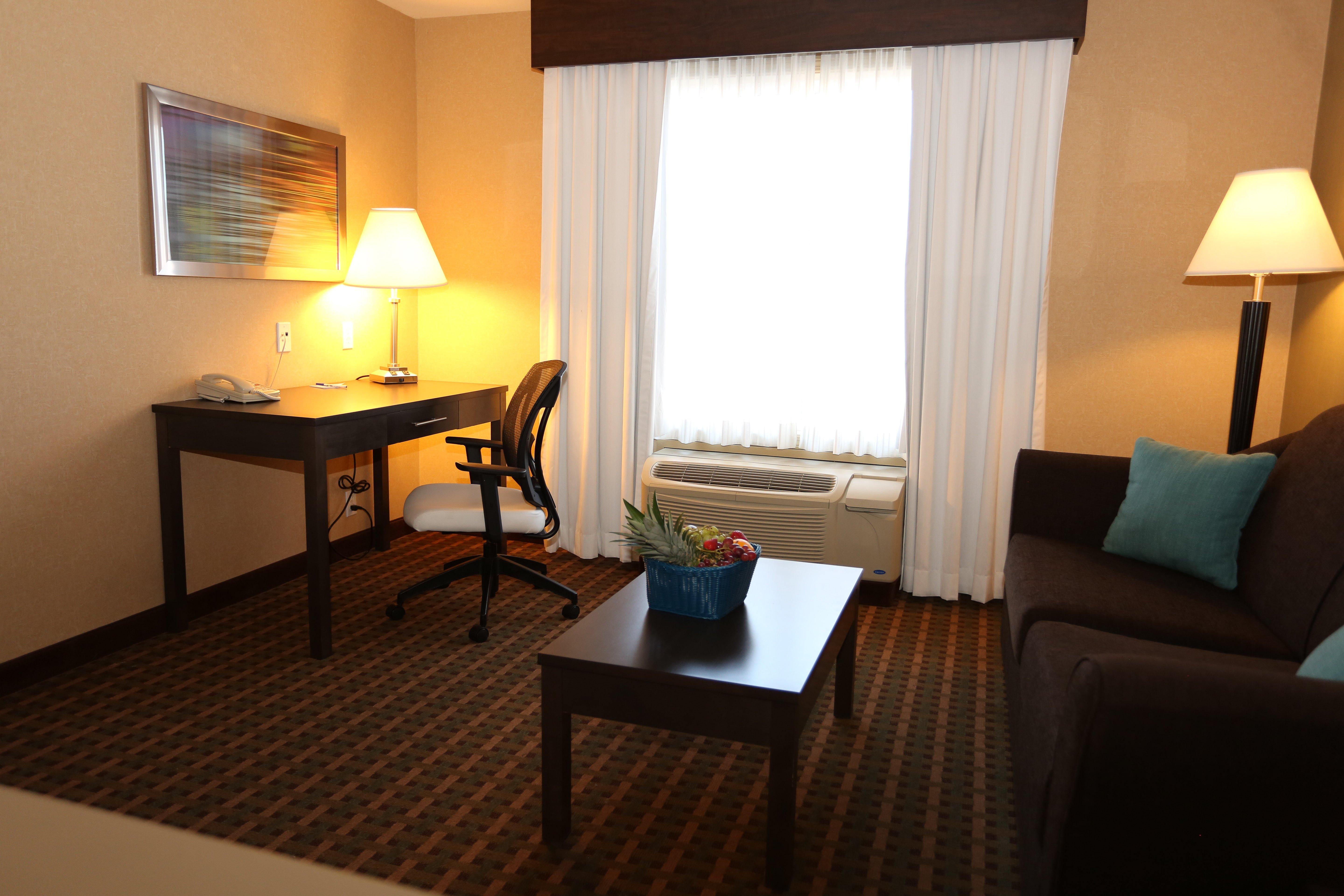 Holiday Inn Express Hotel & Suites Vernon By Ihg Exterior photo