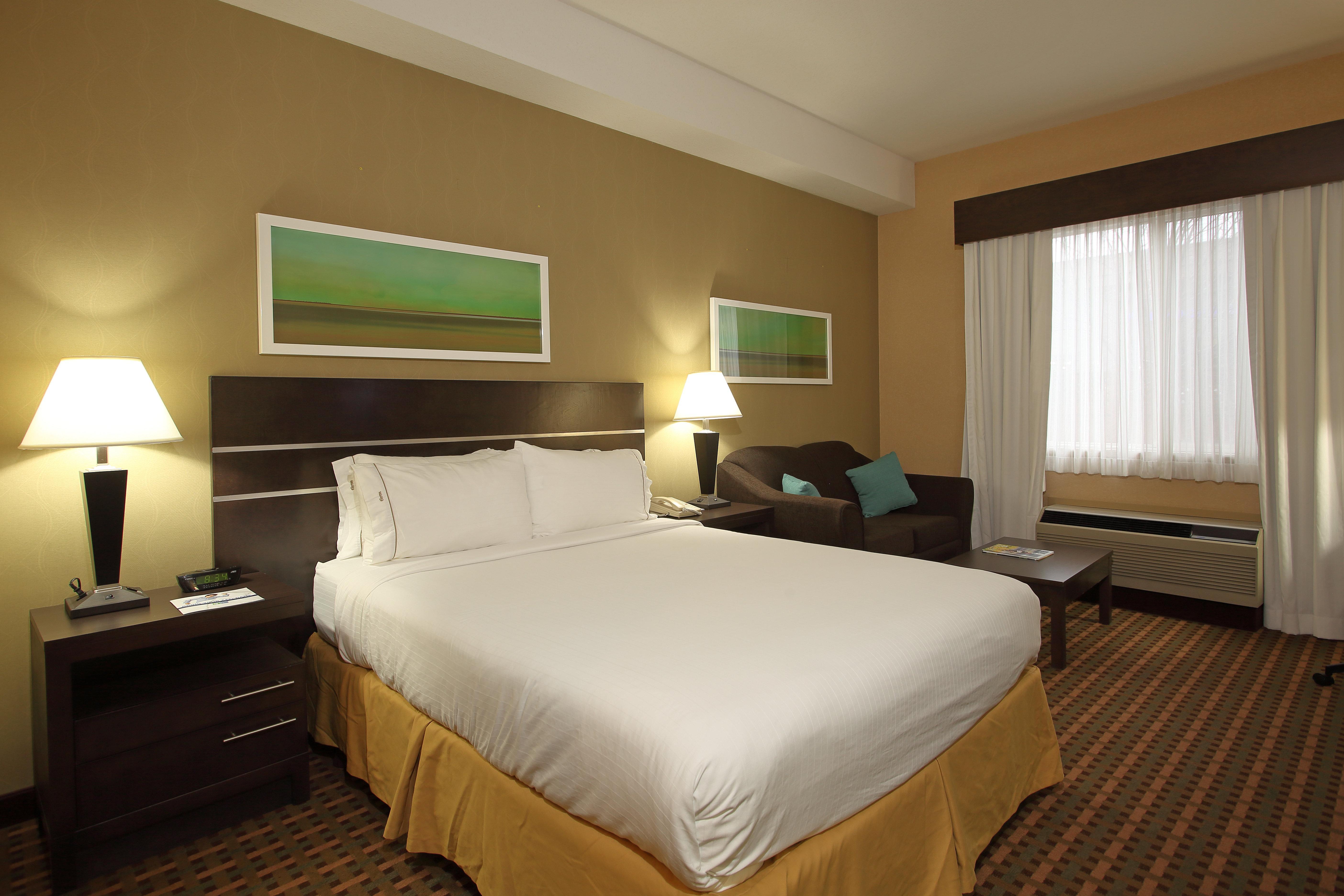 Holiday Inn Express Hotel & Suites Vernon By Ihg Exterior photo