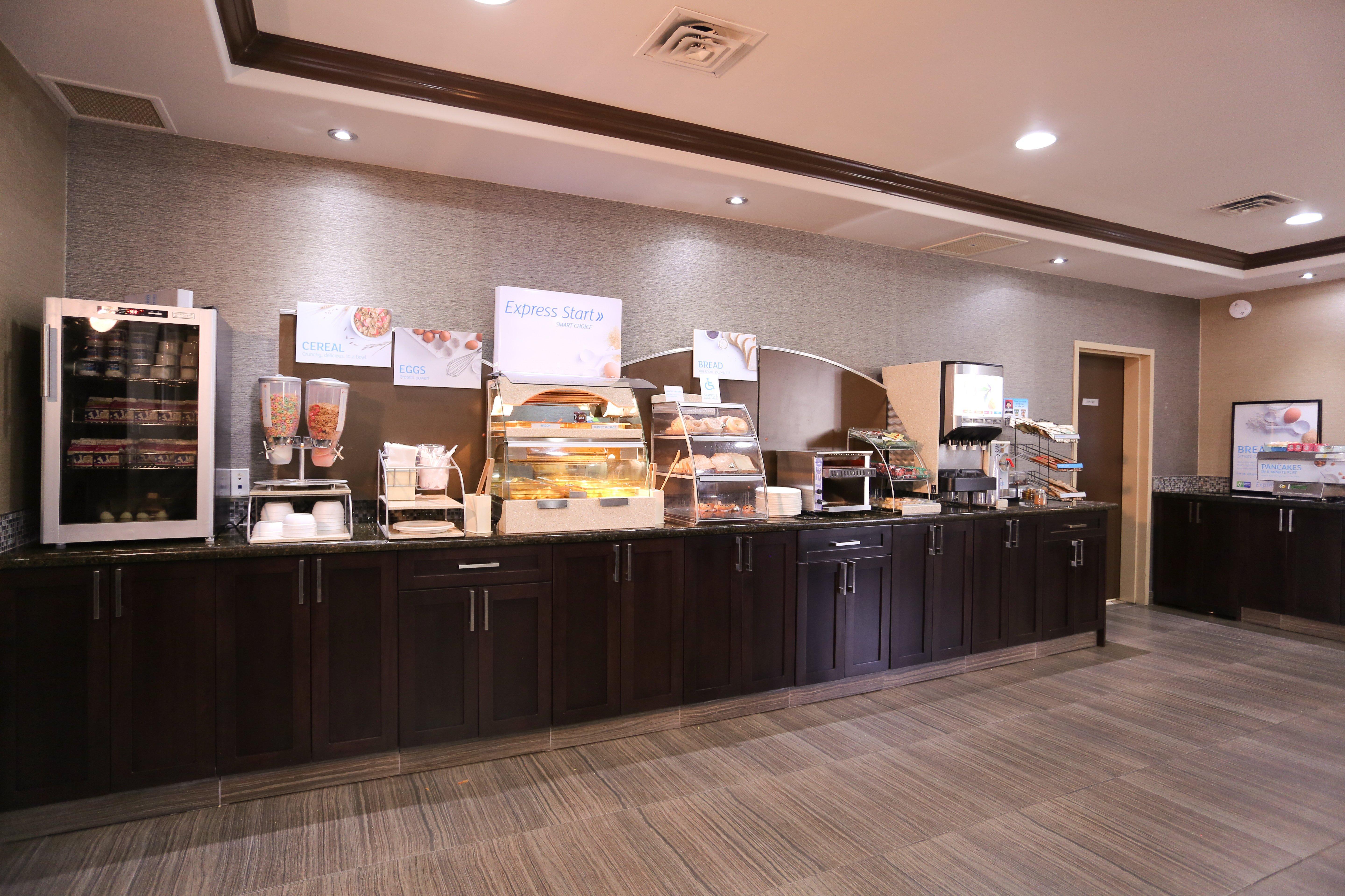 Holiday Inn Express Hotel & Suites Vernon By Ihg Exterior photo
