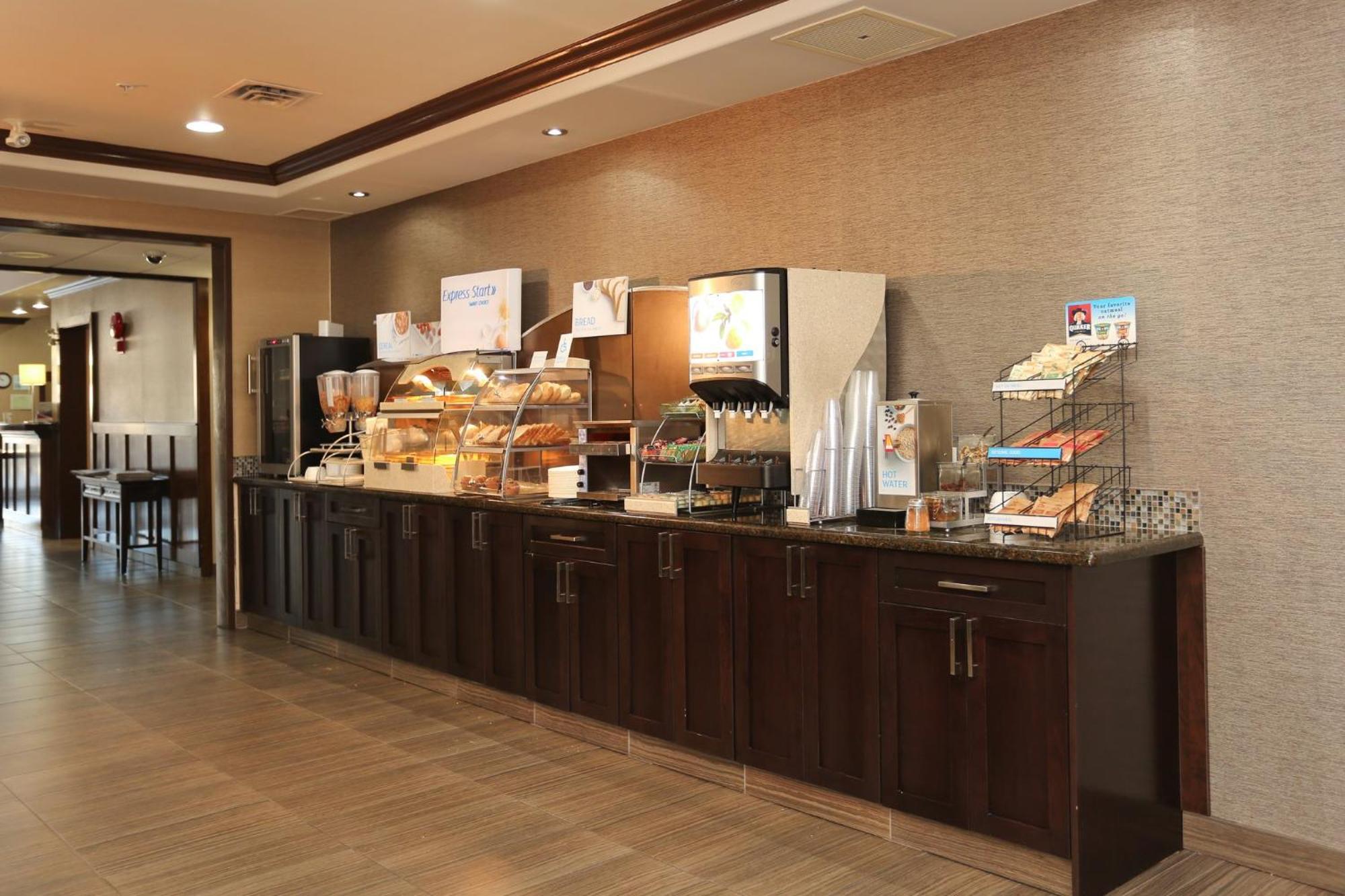 Holiday Inn Express Hotel & Suites Vernon By Ihg Exterior photo