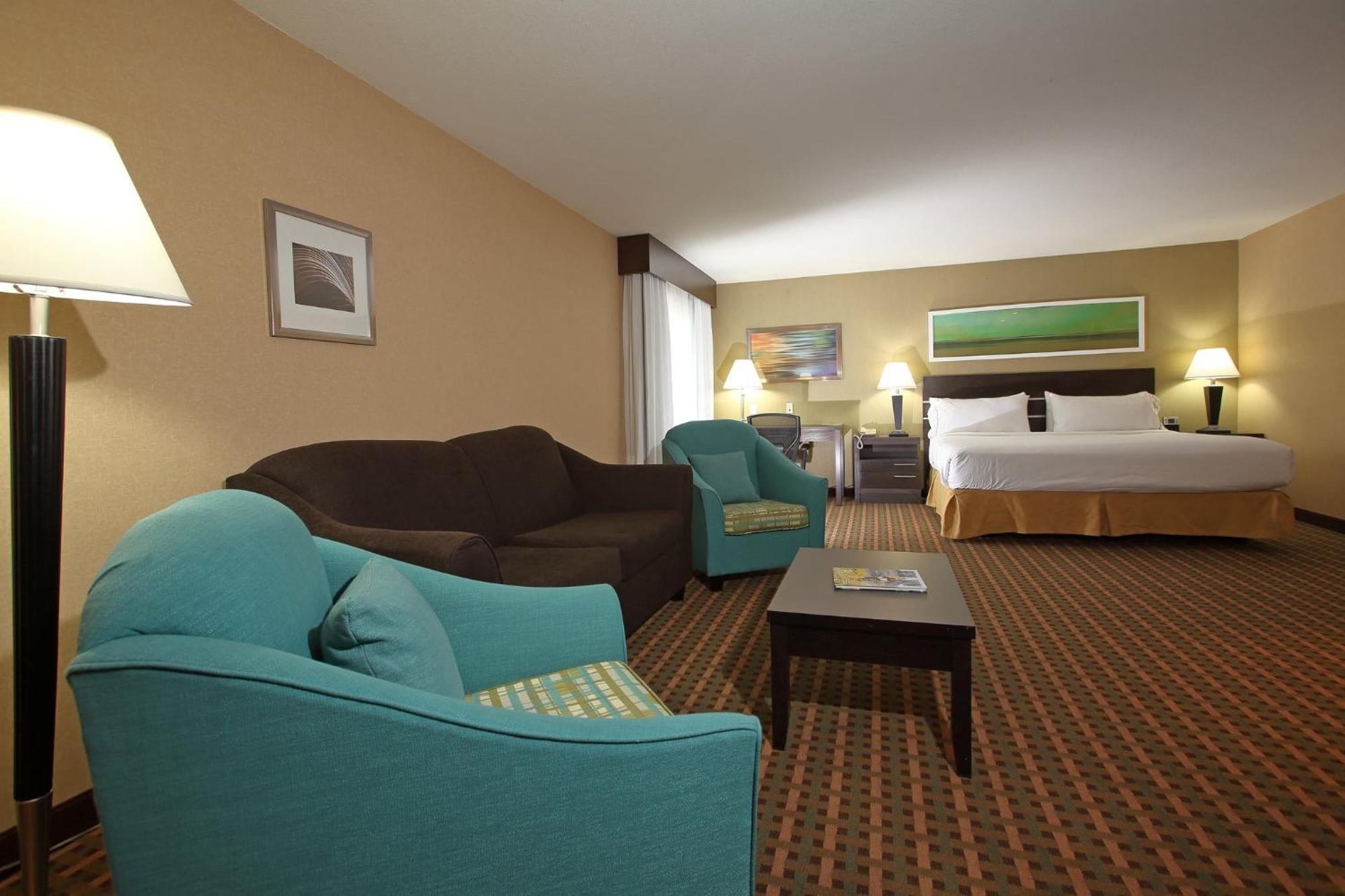 Holiday Inn Express Hotel & Suites Vernon By Ihg Exterior photo